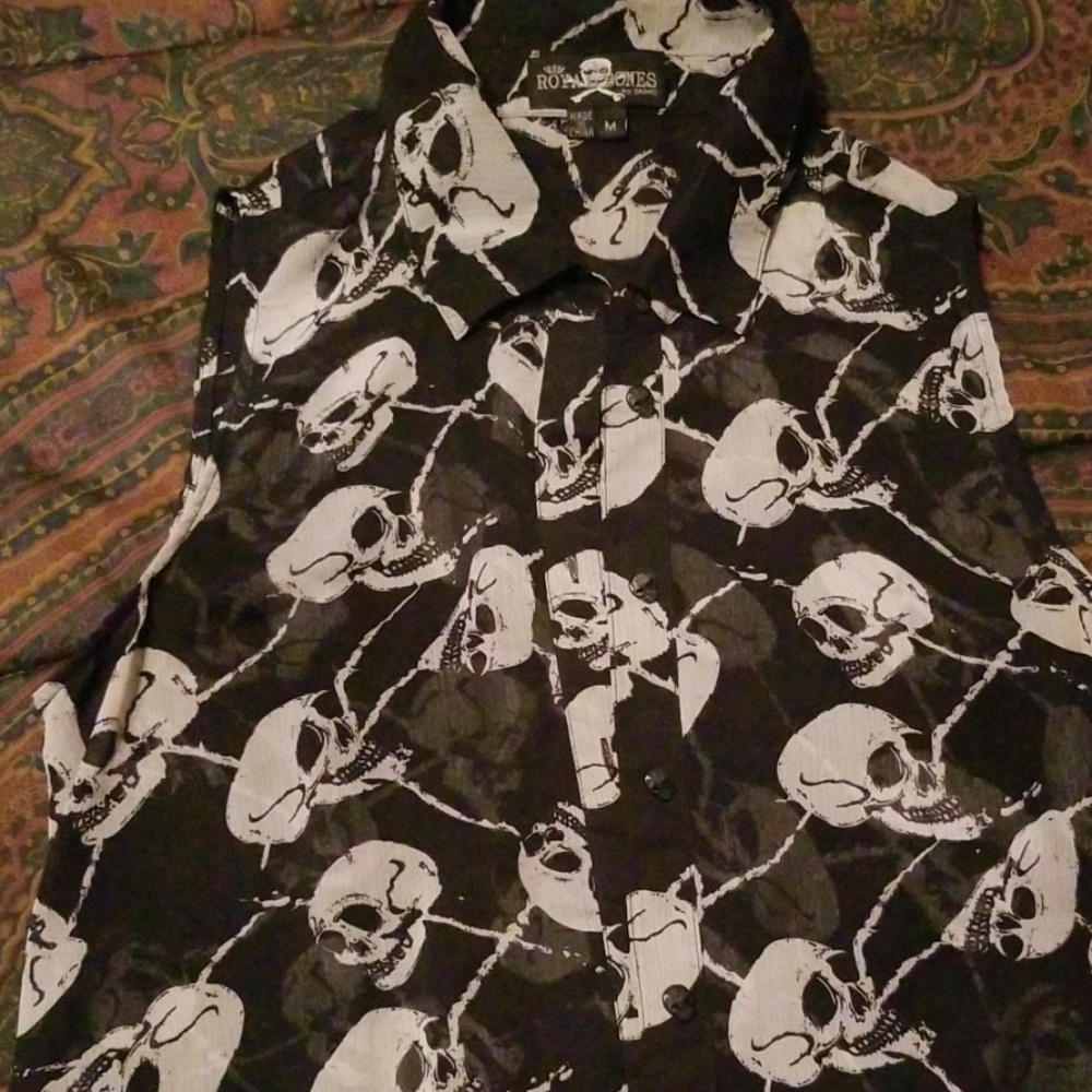 Skull sleeveless blouse